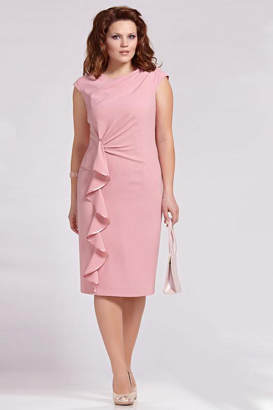 Розовое платье для полных женщин