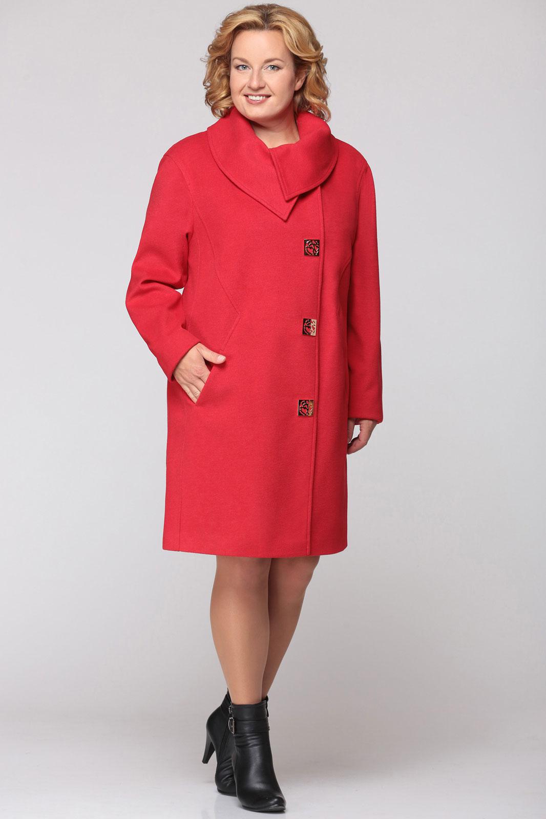 Модные пальто для полных женщин за 50 лет